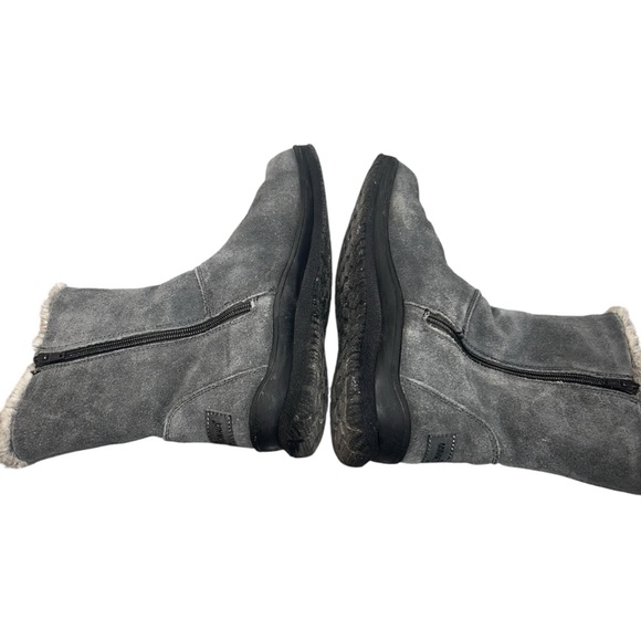 Minnetonka Gray Suede Faux-Fur Lined Boots — Size 8M women’s - Picture 5 of 10